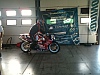 foto motocicletta nel box